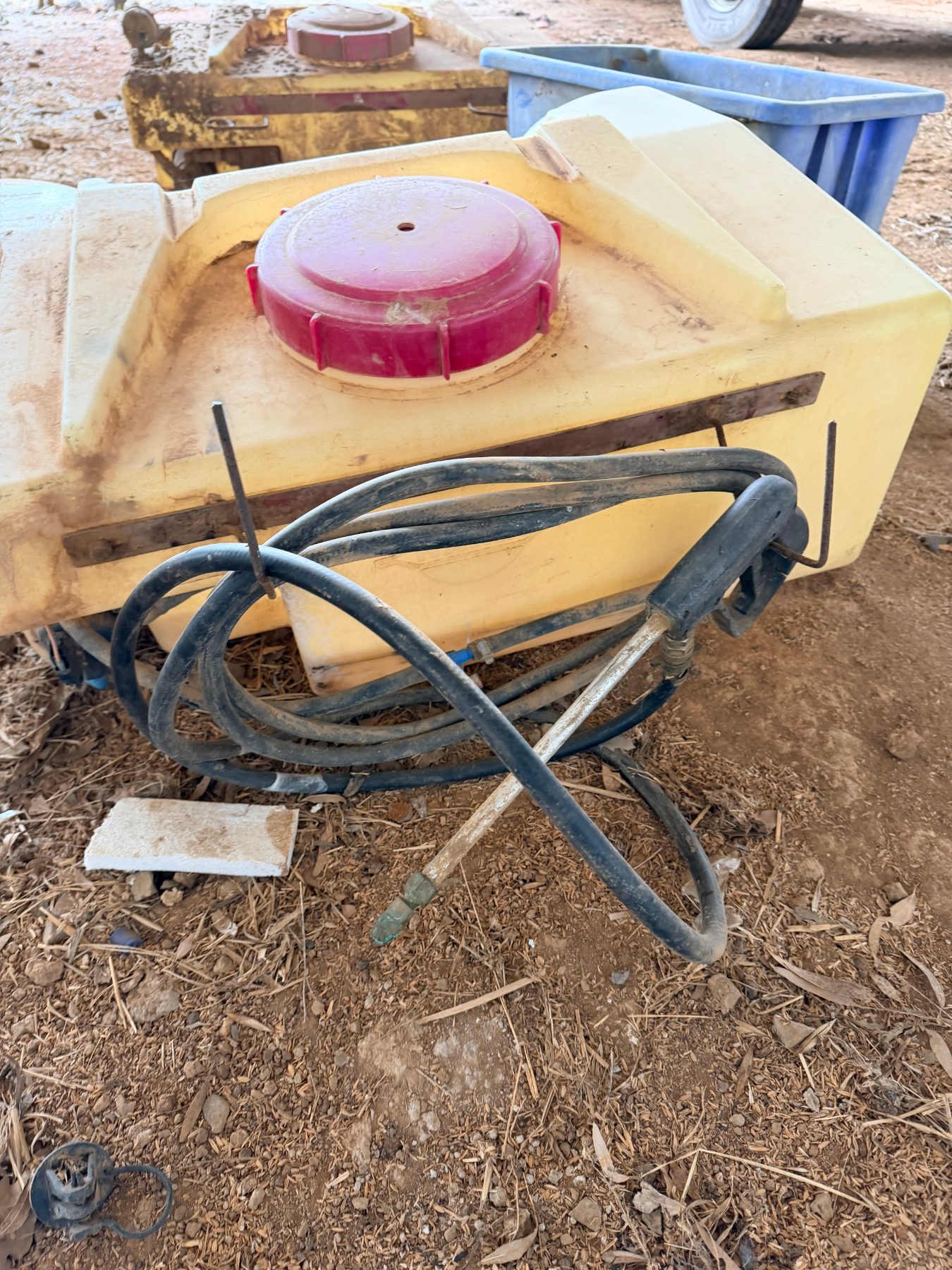 100L Hardi quad bike spray tank - photo 3