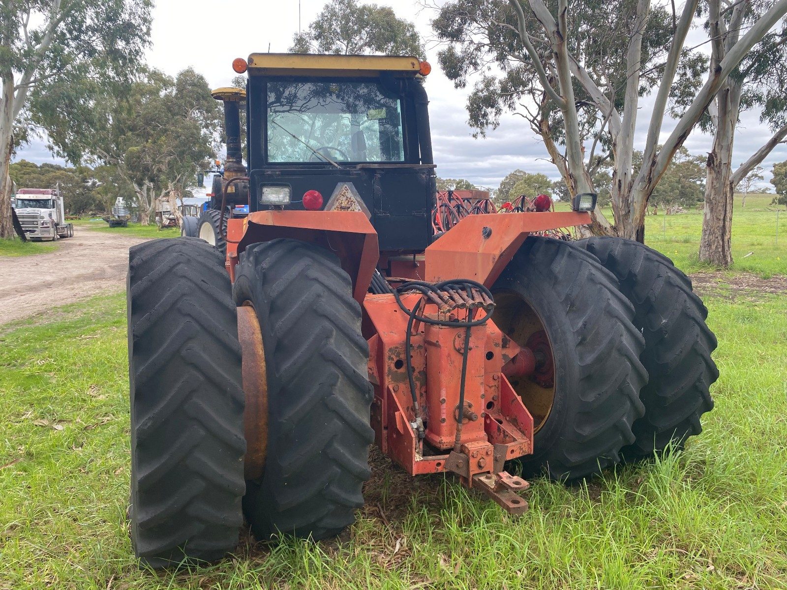 1980 Versatile 555 Tractor - photo 3