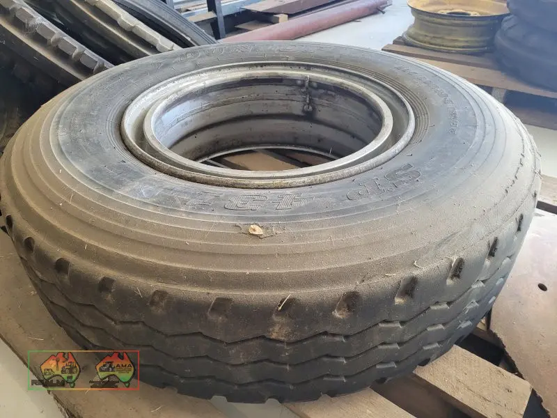 80R22.5 Recap on Steel Spider Rim - photo 4