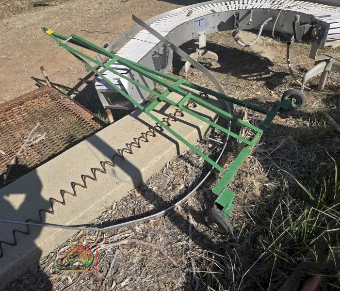 Small trolley frame on wheels - photo 2