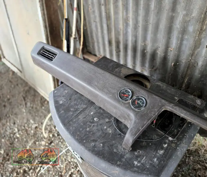 Holden HQ Dash Pad with Guages - photo 3