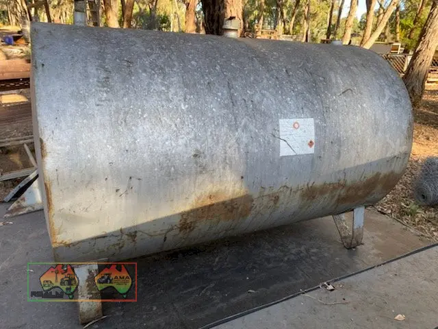 1,200 Ltr Fuel Bowser - photo 2