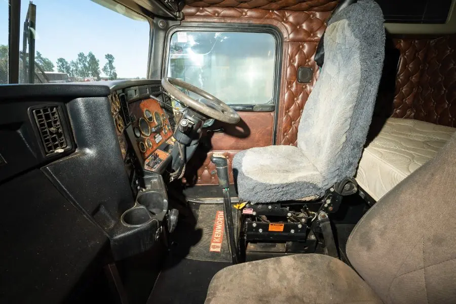 2005 Kenworth T404 Prime Mover - photo 10