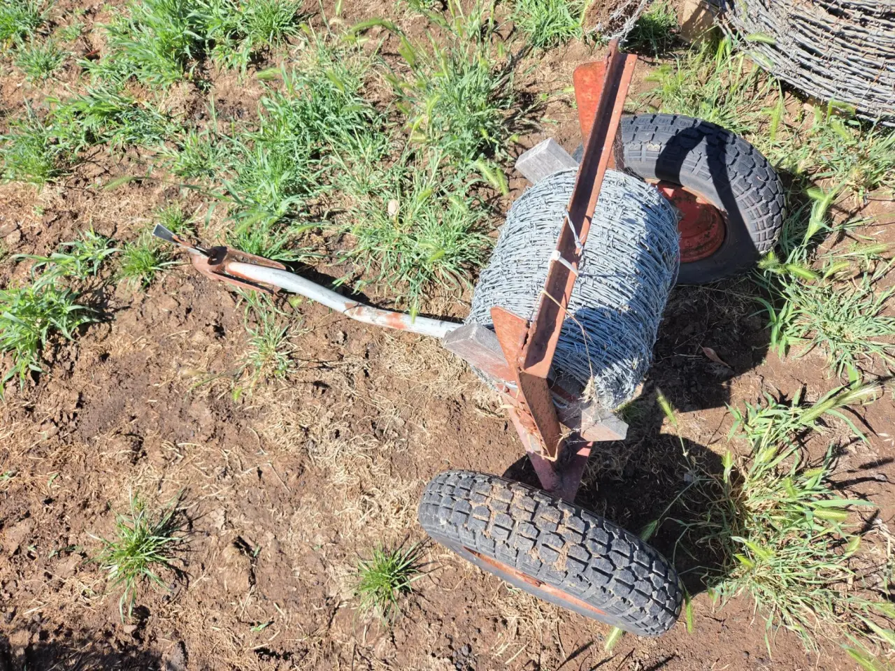 Used - ATV Barbwire Wind-out Trolley - photo 3