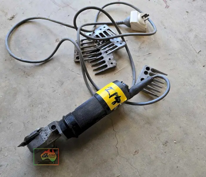 Heiniger Universal Horse Trimmer - photo 1