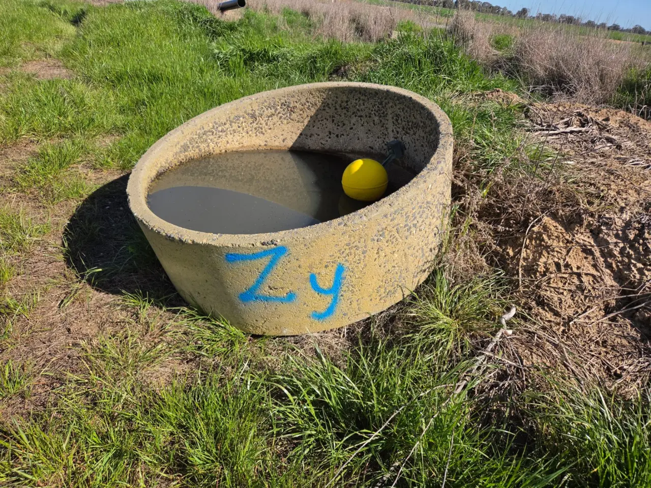 4ft Stock Trough with Ball Valve (Zy) - photo 1