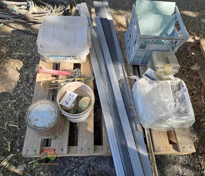 Pallet of Vinyl & Ceramic Tiles + Sundries - photo 2