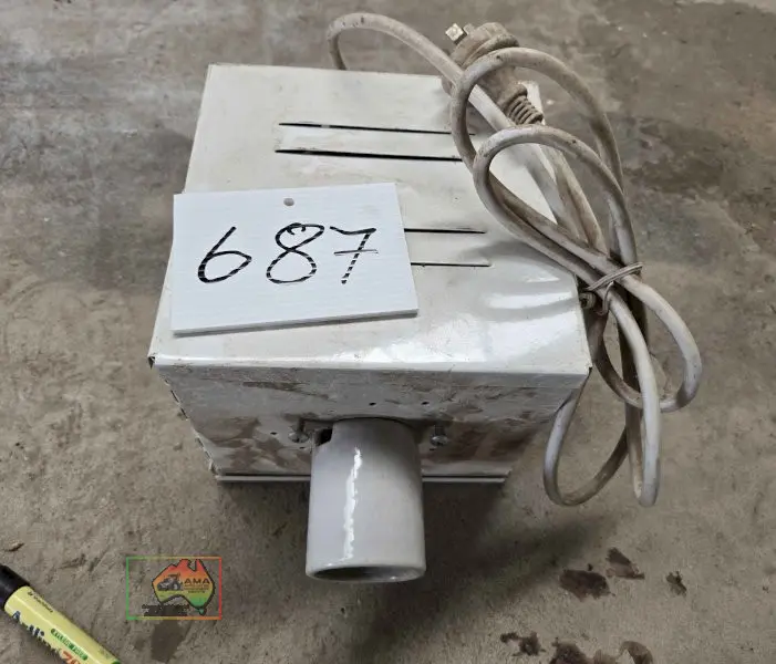 New Outdoor Yard Light Controller - photo 1