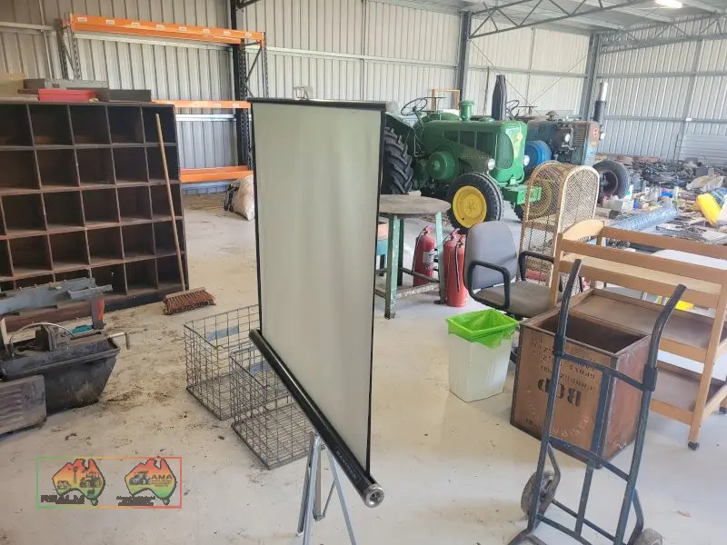 Hanimex Tripod Cinema Screen - photo 5