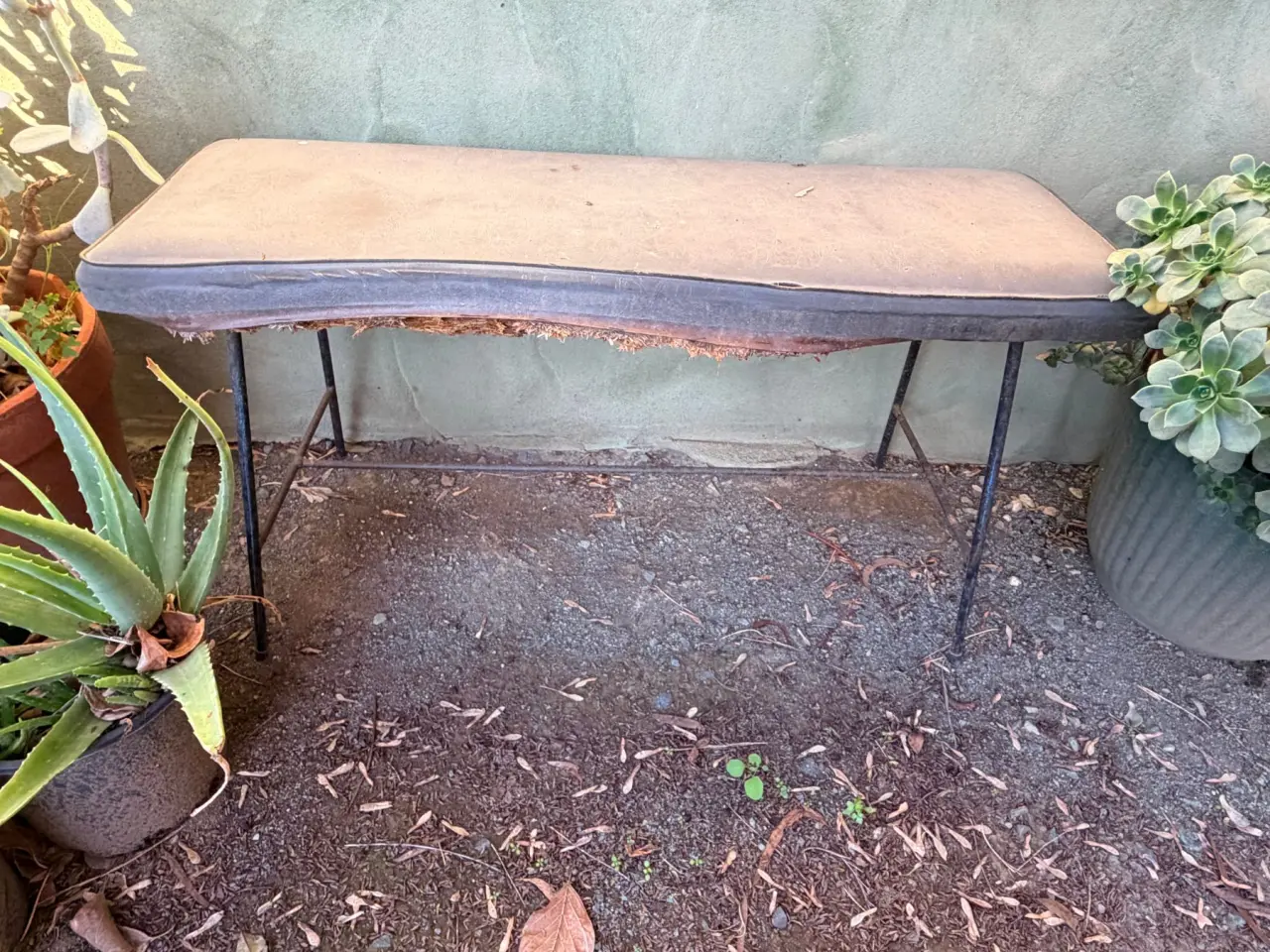 Outdoor garden seat - photo 1