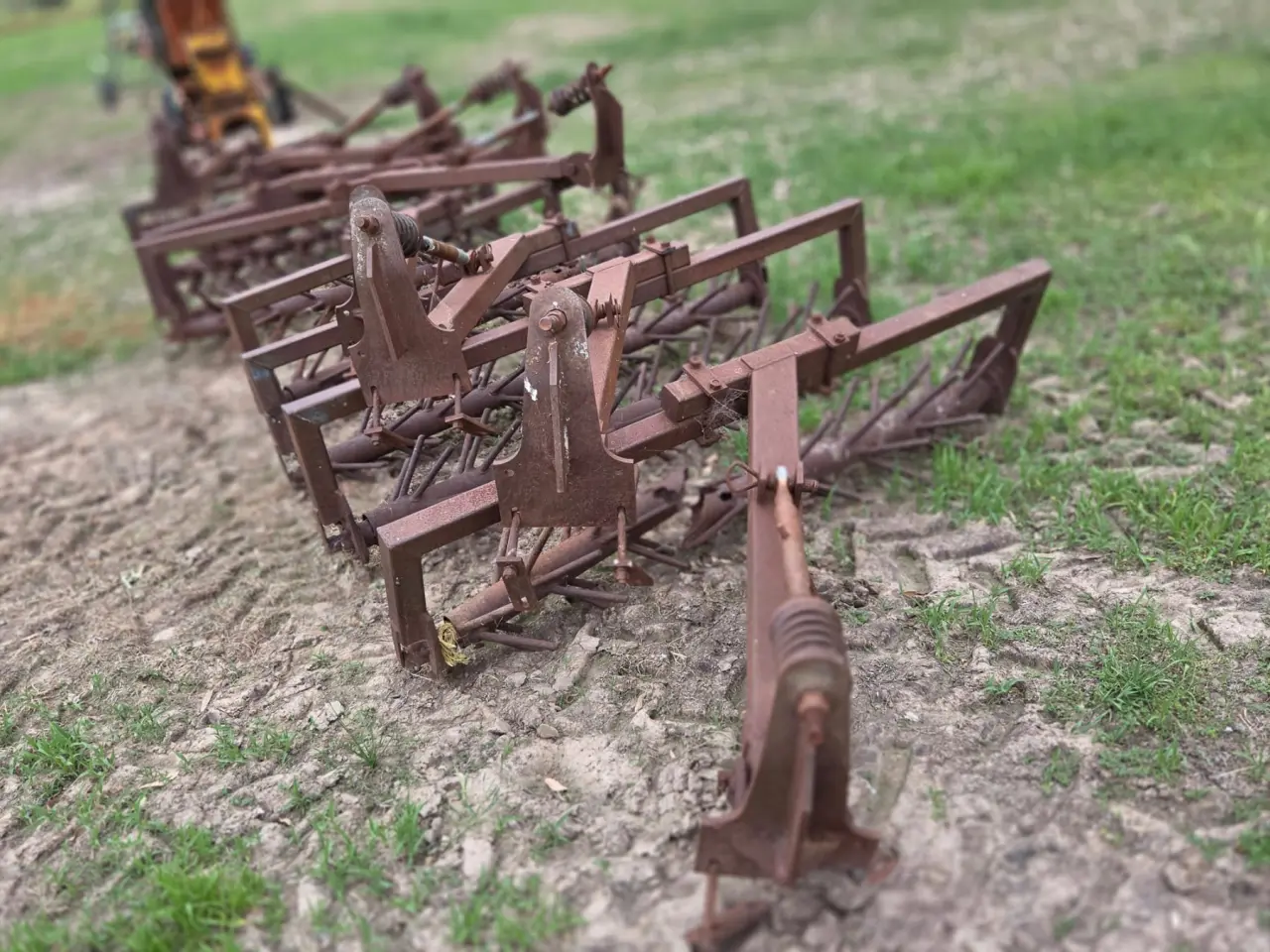 Used - K-Line Rotary Spike Harrows - photo 4