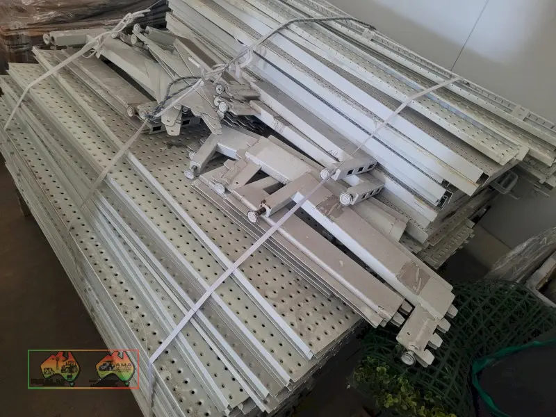 Pallet of Shop Display Shelving - photo 4
