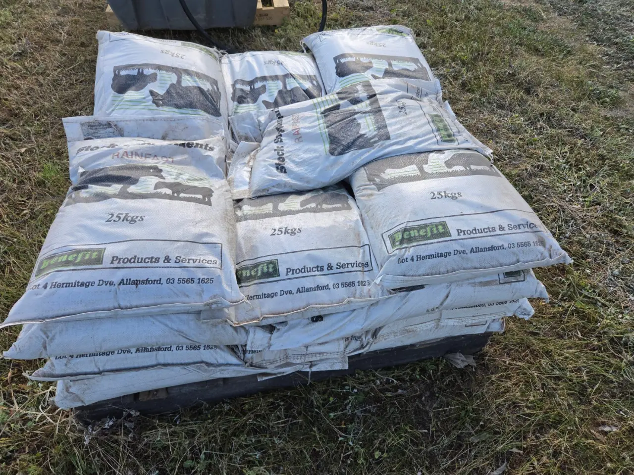 Used - 23x 25Kg Bags of Mineralised Salt Supplement - photo 1