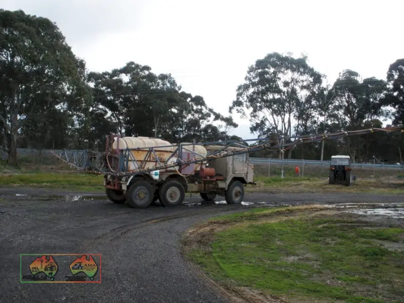 International 6x6 Spray truck - photo 11