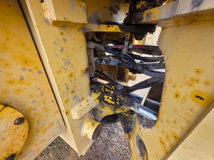 Komatsu WA200 Front End Loader - photo 9