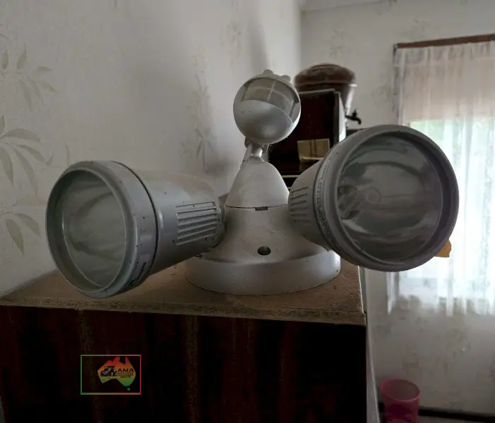Outdoor Sensor Security Light - photo 3