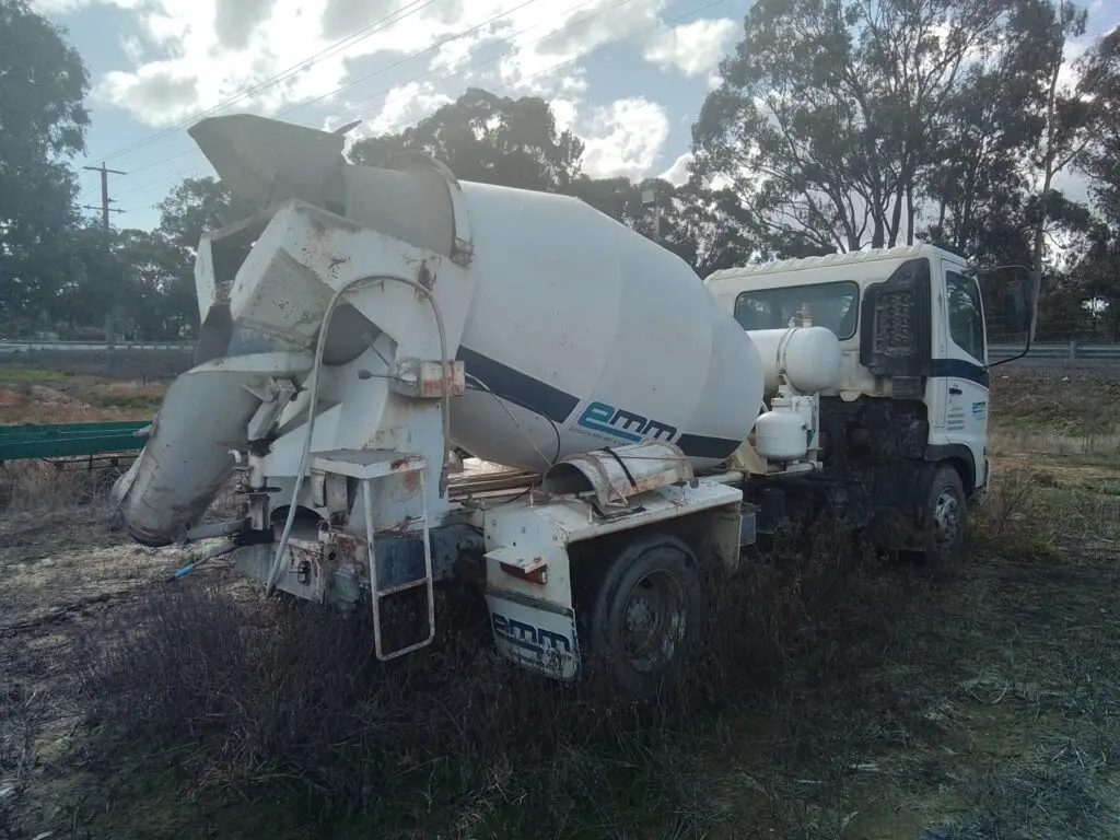 2006 Hino FC4J mini mix truck - photo 4