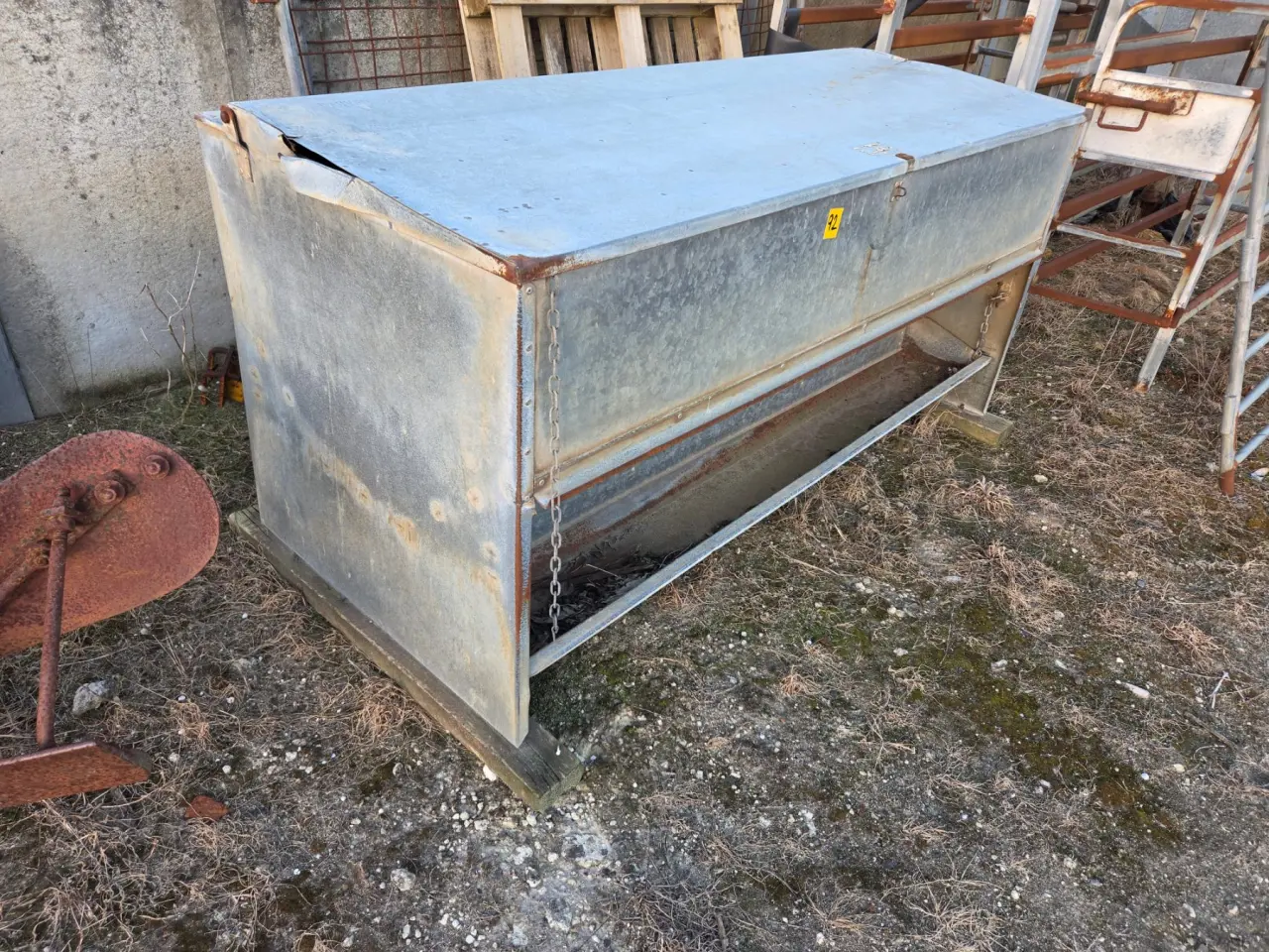 Denyer Sheep Grain Feed Bin - photo 1