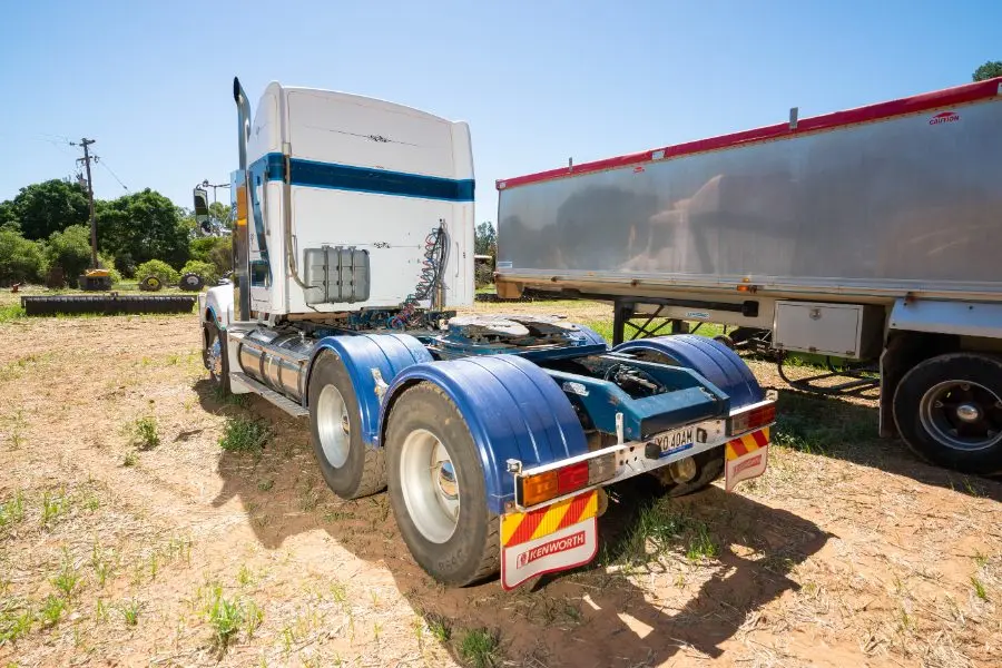 2005 Kenworth T404 Prime Mover - photo 5