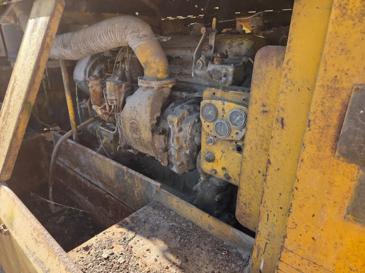 2x Industrial Compressors with 471 GM - photo 9