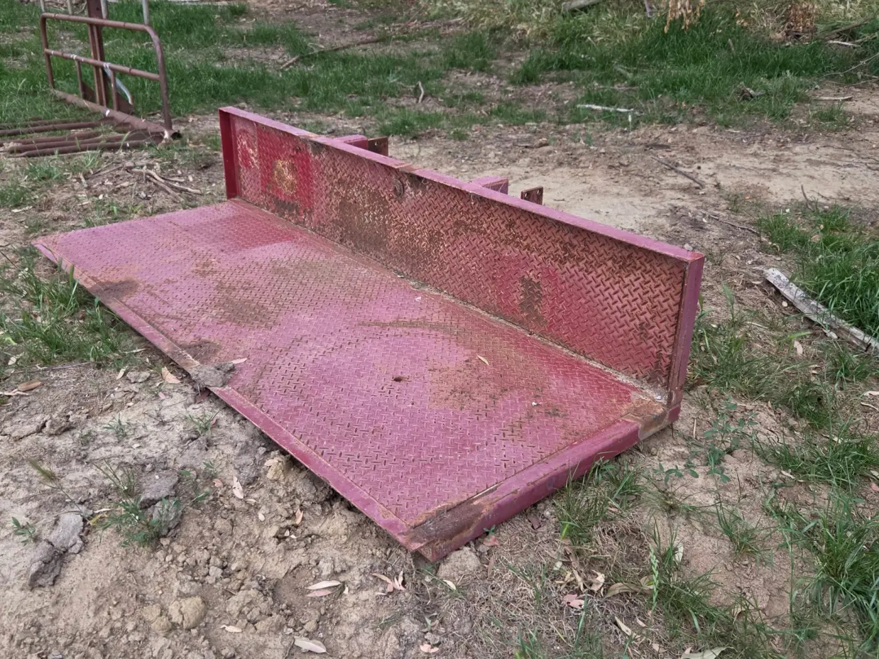 Used - 8x3ft H/duty Steel Carryall - photo 2