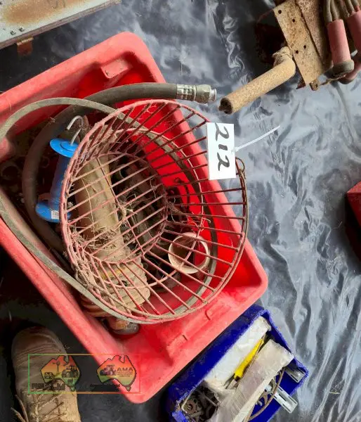 Tub of Sundries - photo 2