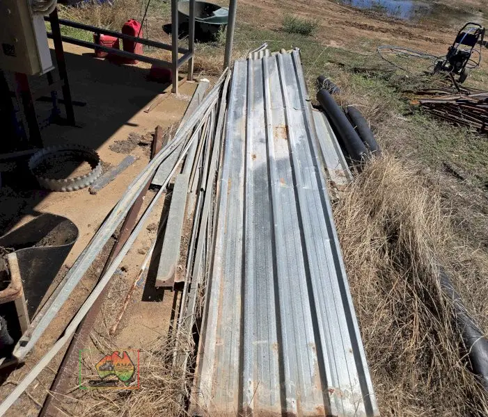 Assorted roofing iron sheets - photo 2
