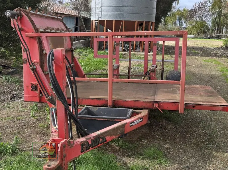 CMI Pa-Mick Bale Feedout Wagon - photo 2