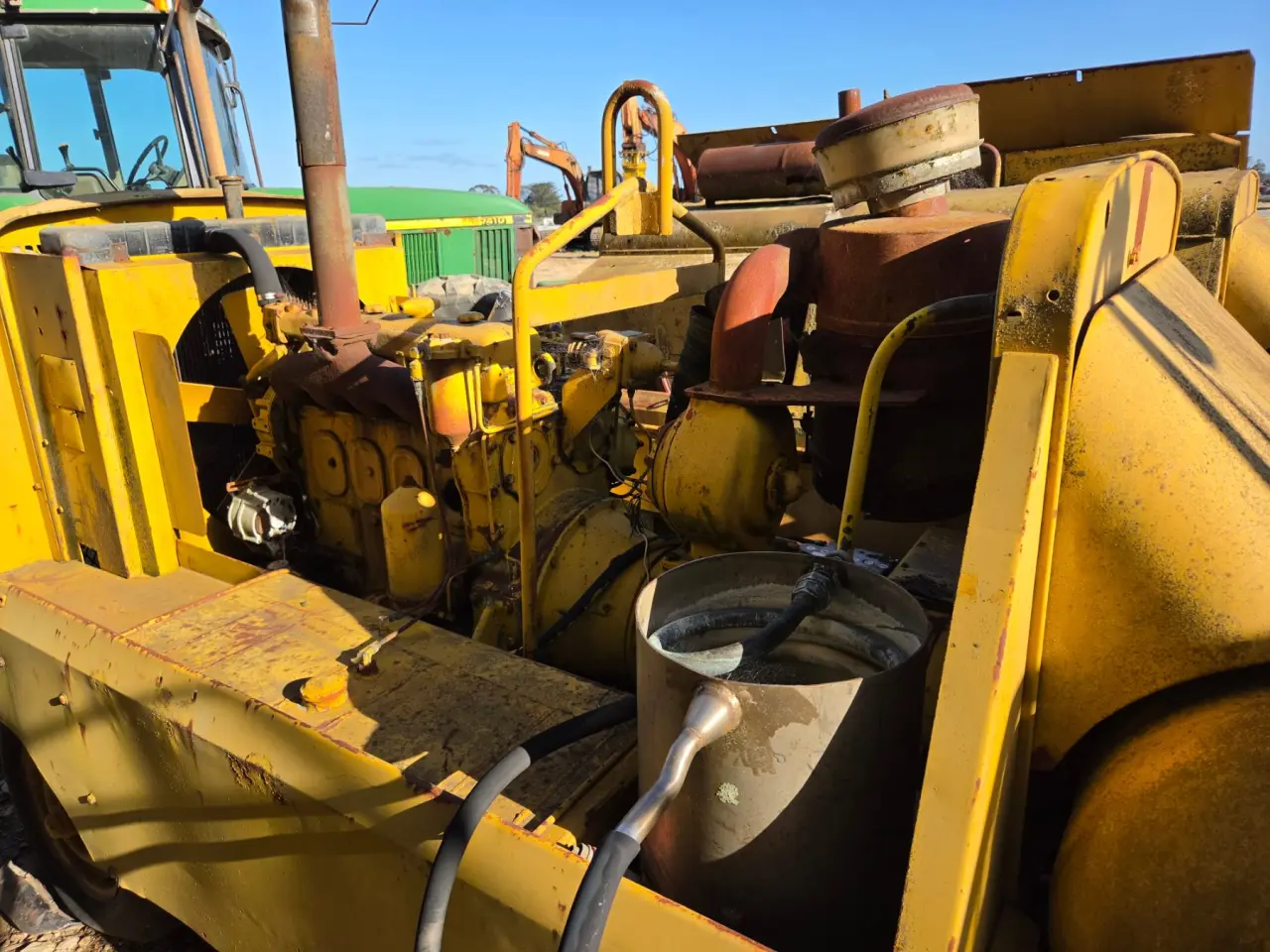 2x Industrial Compressors with 471 GM - photo 7