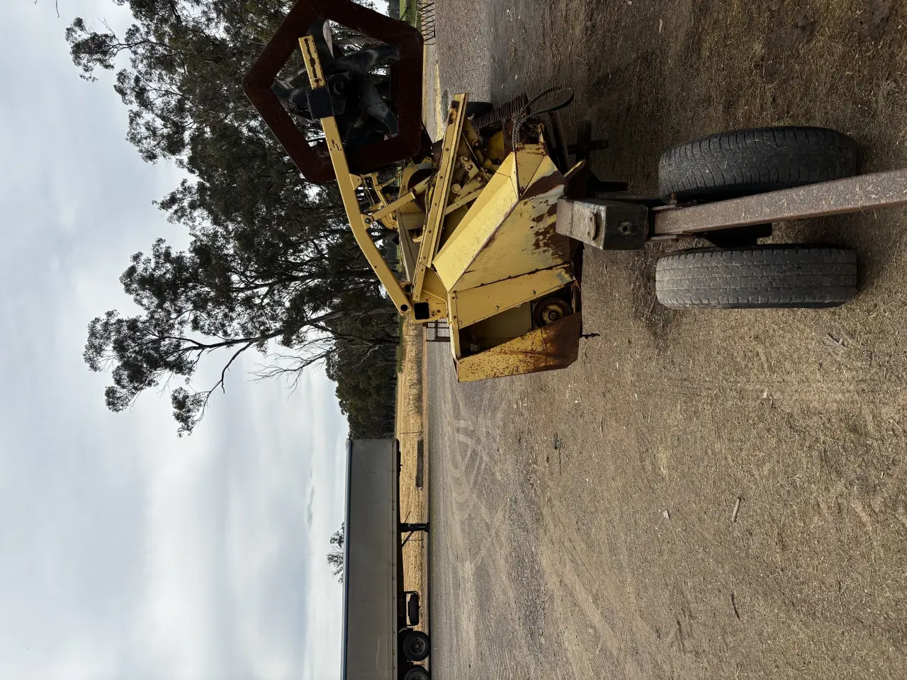 Used - NH-806 Open Front on Comb Trailer - photo 5