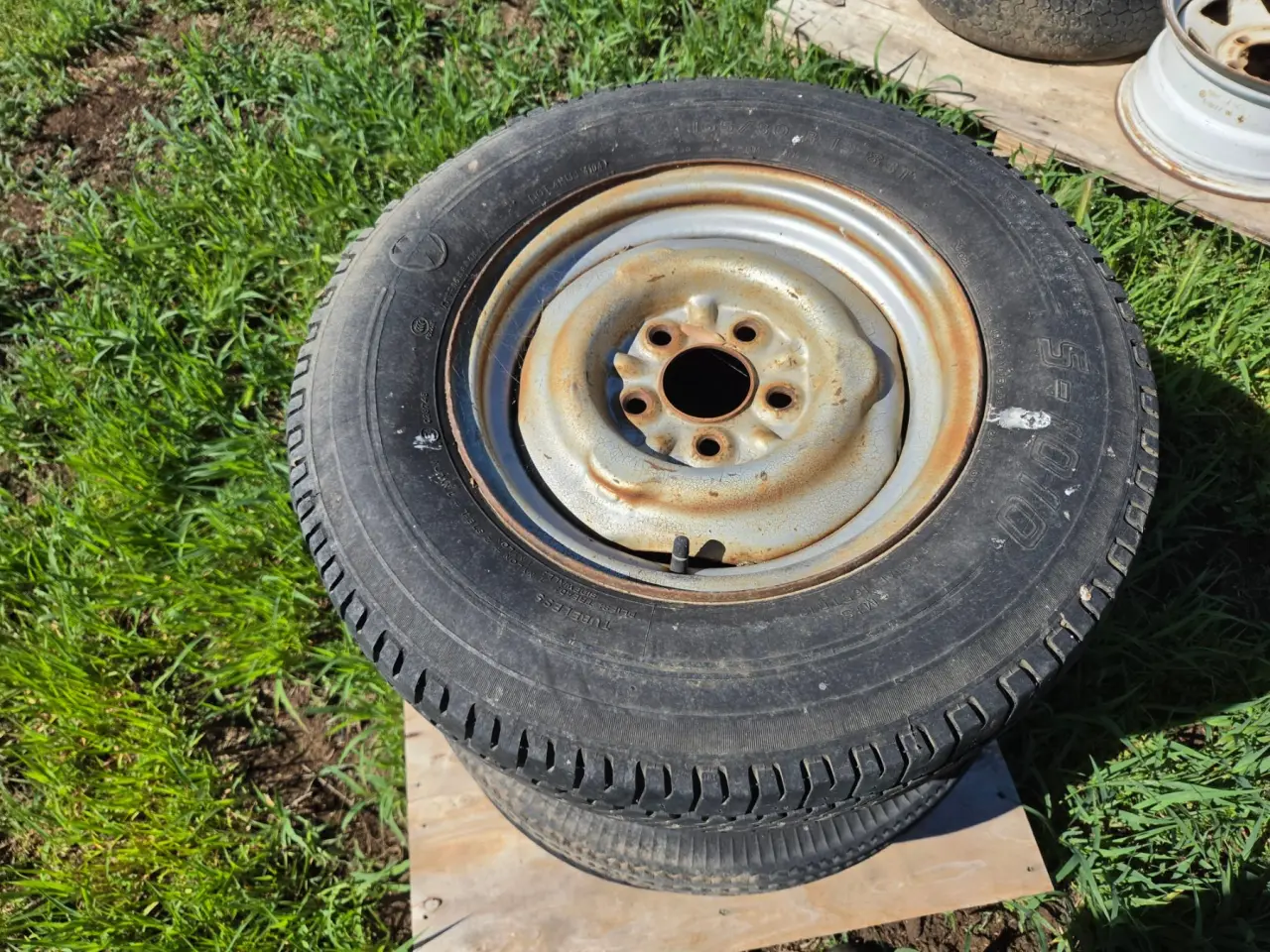 Used - 5x 13" Holden Trailer Rims & Tyres - photo 2