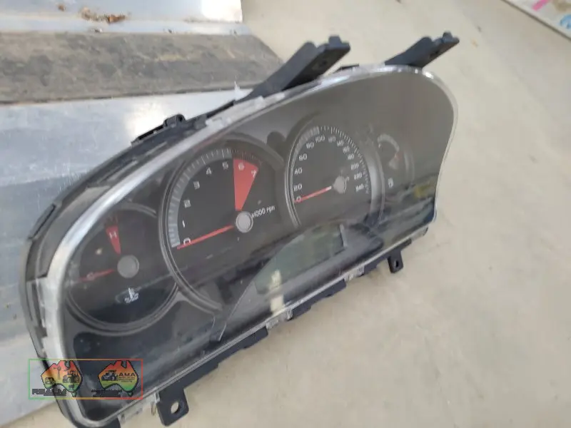 Commodore VZ Dash Gauge Set (Kyabram Vic.) - photo 2