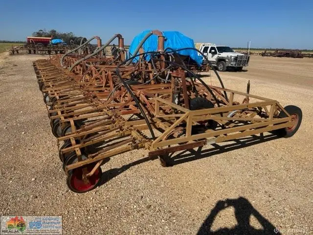 T 220 - Gyral Seeder zero till - 54 f - - photo 16