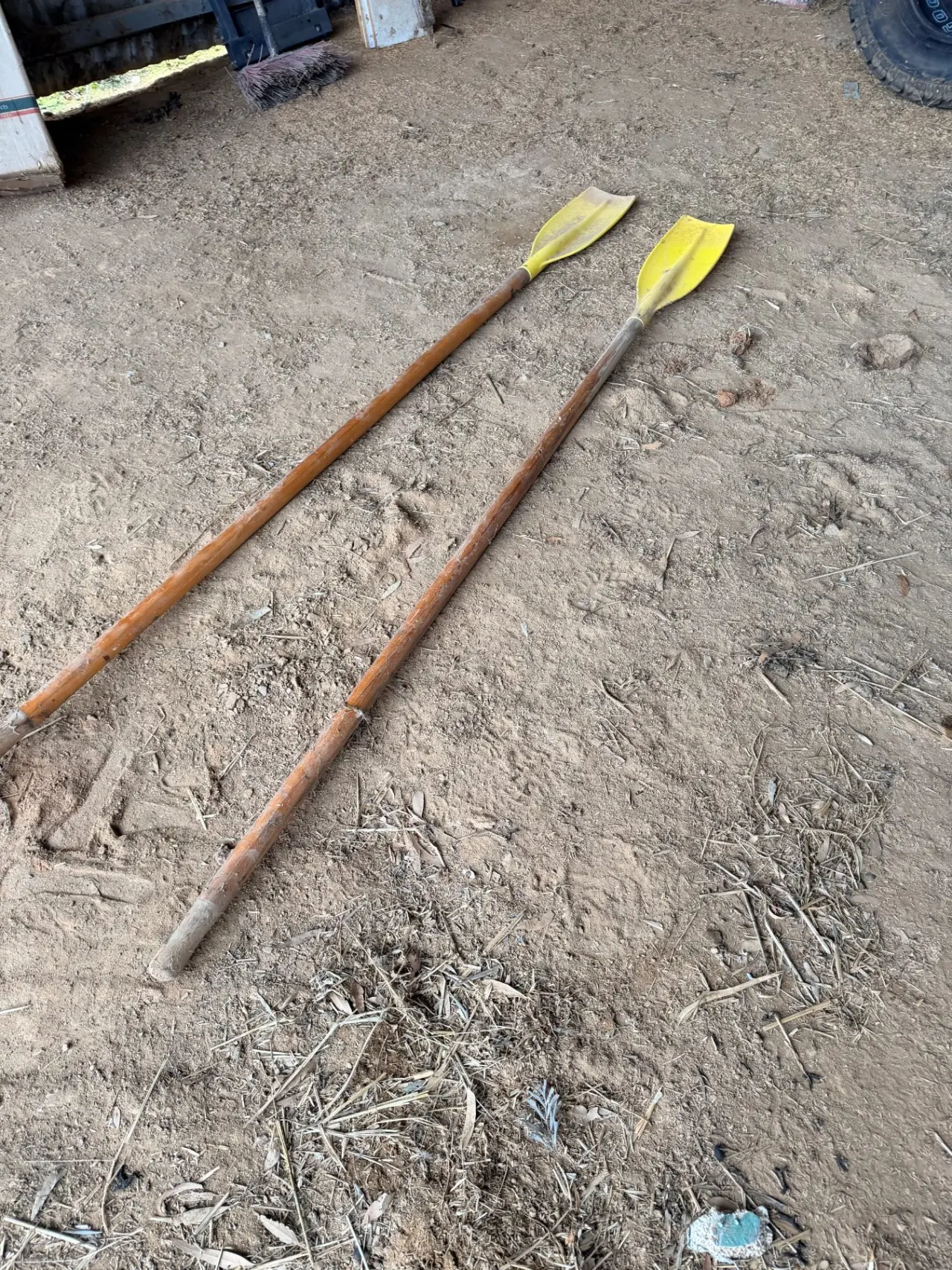 Pair of boat oars - photo 2