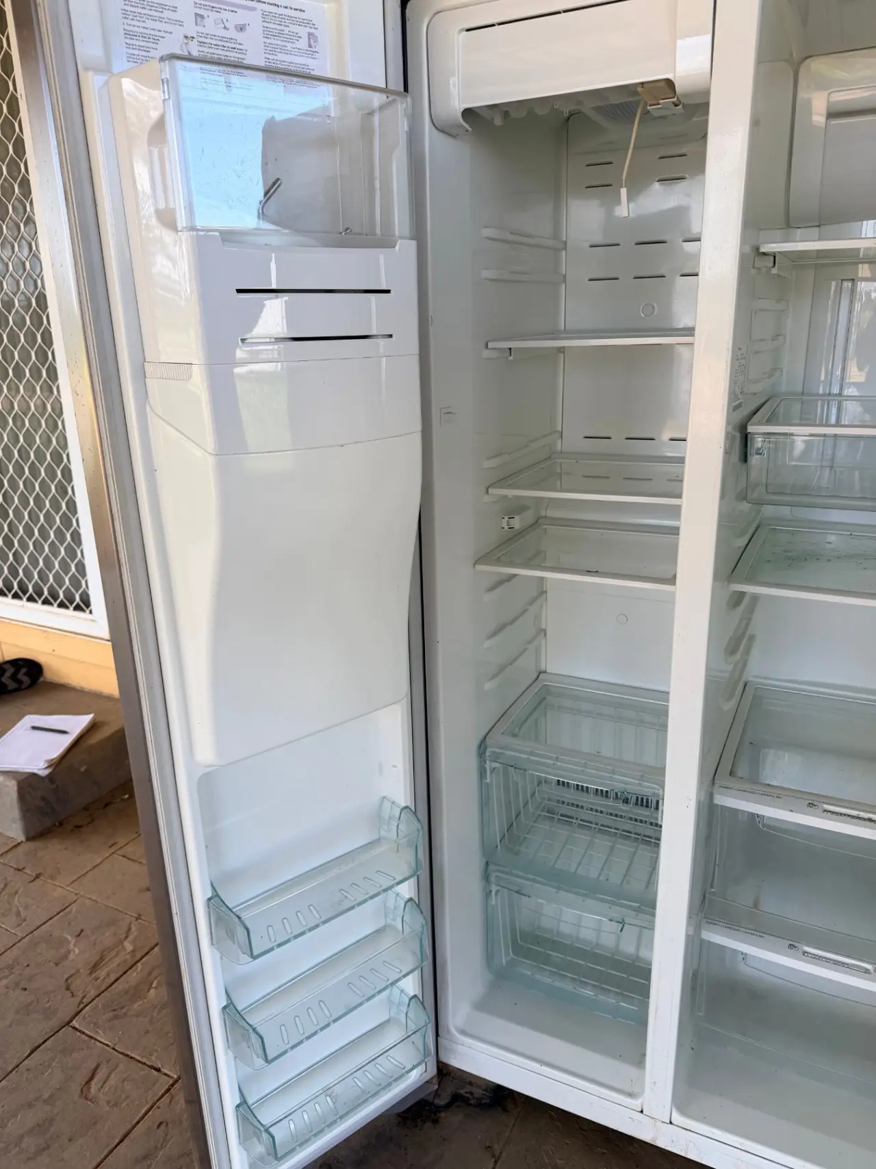 Working 555L Westinghouse Fridge Freezer - photo 2
