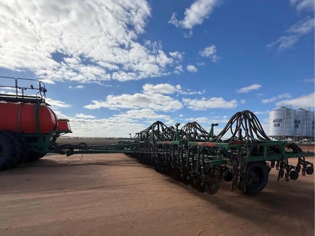 AusPlow DBS D300 60 Ft Airseeder Bar - photo 4