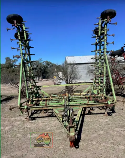 John Deere 1000 Cultivator - photo 2