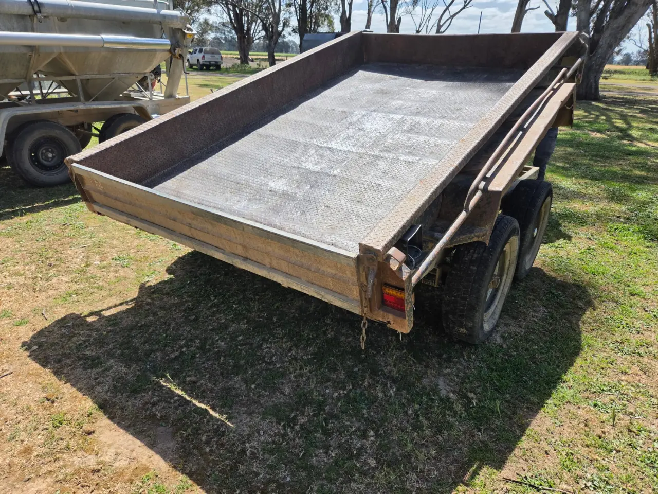 Used - 2007 Armstrong 10x6ft Tipping Tandem Trailer - photo 8