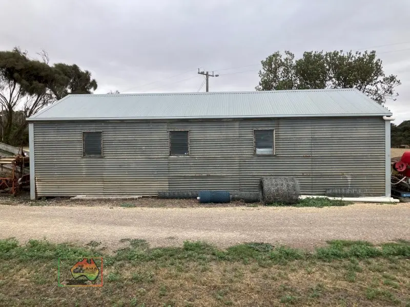 Complete Shed for Removal - photo 1