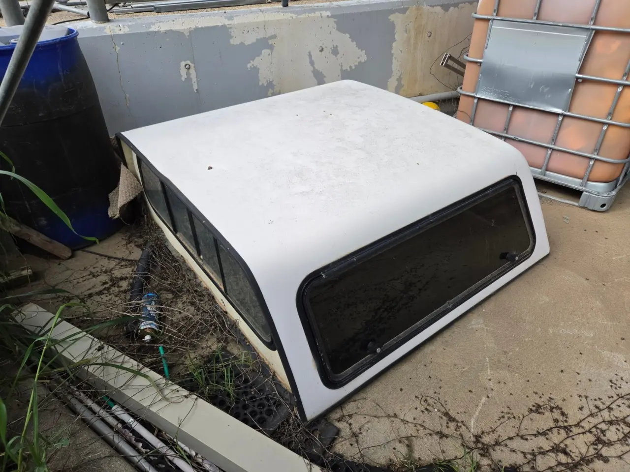 Fibreglass Canopy to suit Toyota HiLux - photo 2