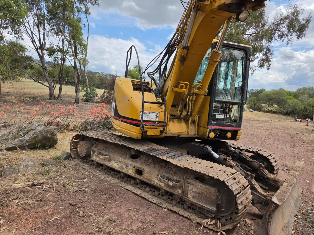 Used - Cat 313b-SR Excavator - photo 6