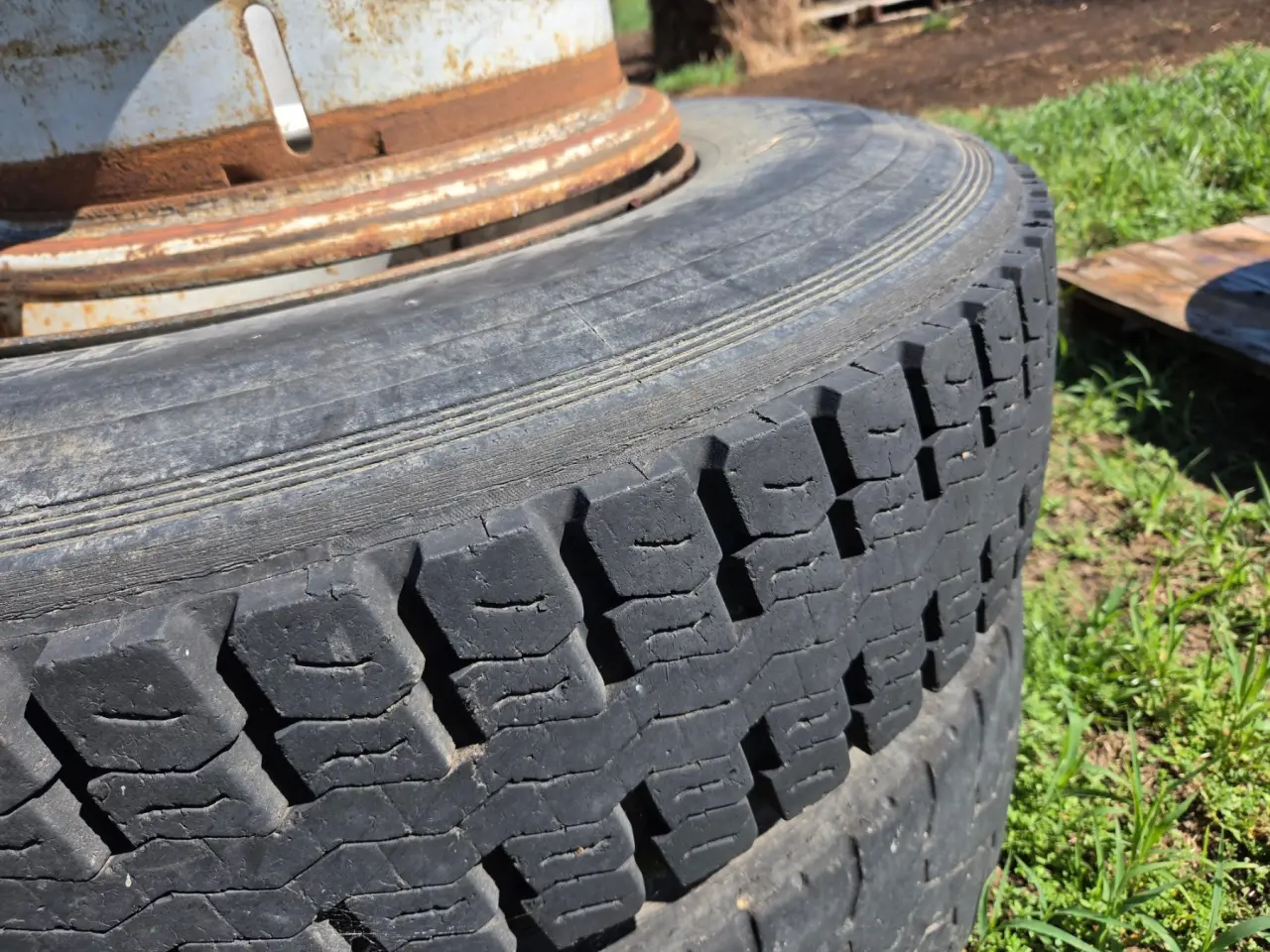 Used - 3x 20" Truck Spider Rims - photo 2