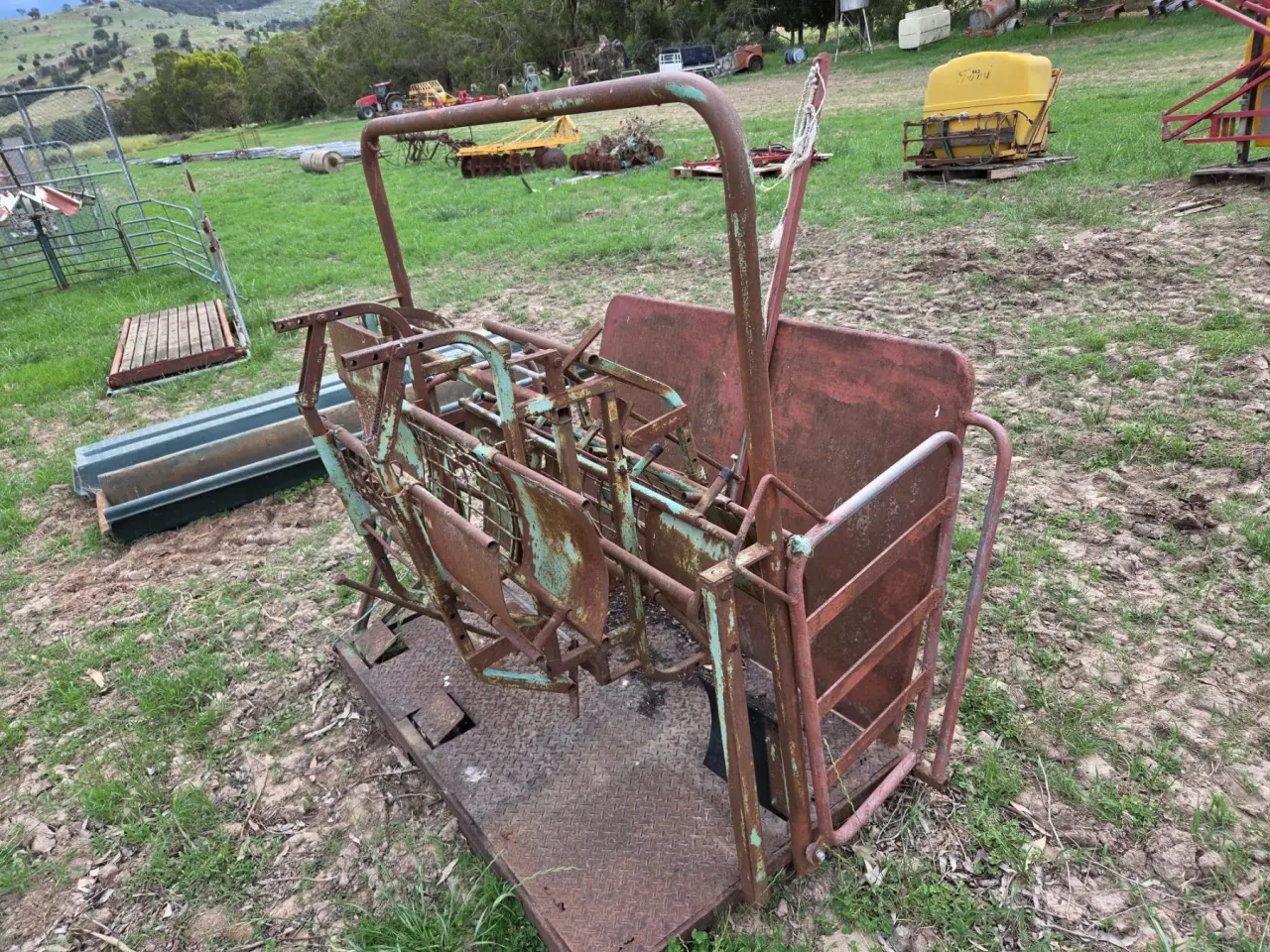 Used - Moffatt Virtue Sheep Handler - photo 2