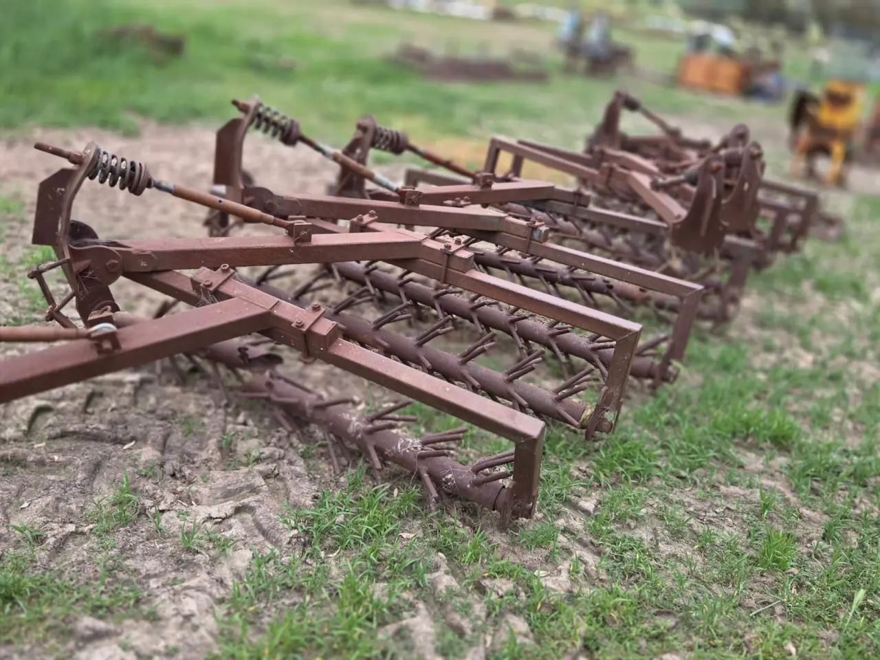 Used - K-Line Rotary Spike Harrows - photo 3