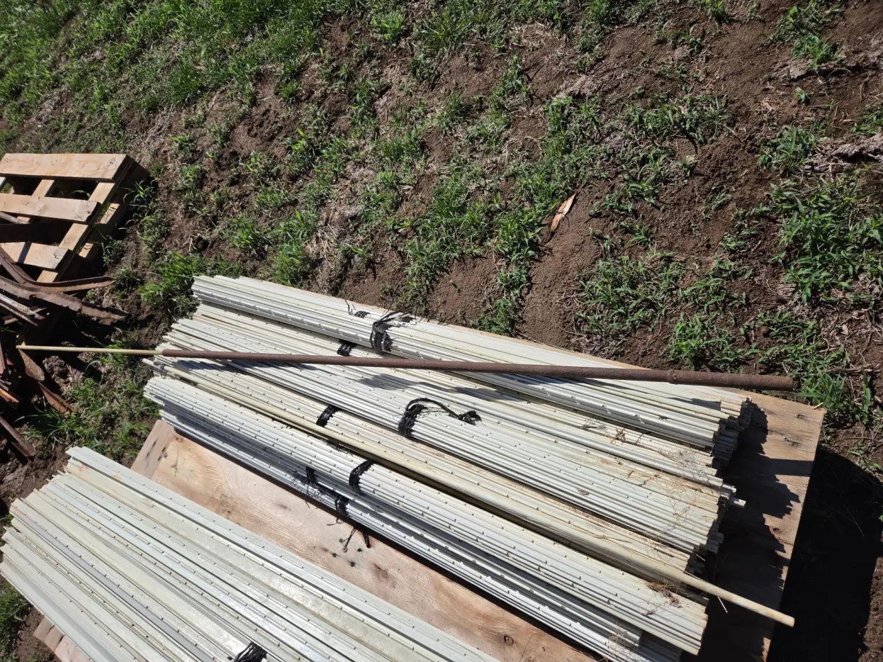 New - Fibreglass Elec. Fence Droppers & Rod Post Rammer - photo 3