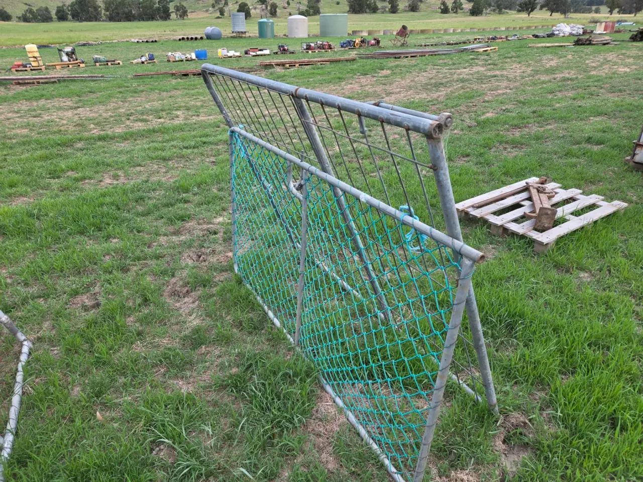 Used - 1x Chainmesh & 1x Weldmesh Gates