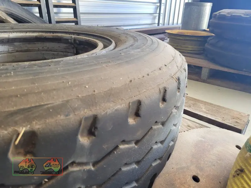 80R22.5 Recap on Steel Spider Rim - photo 5
