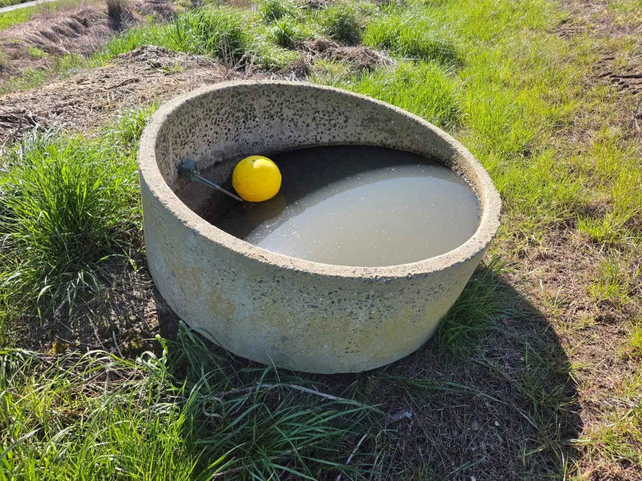 4ft Stock Trough with Ball Valve (Zy) - photo 2
