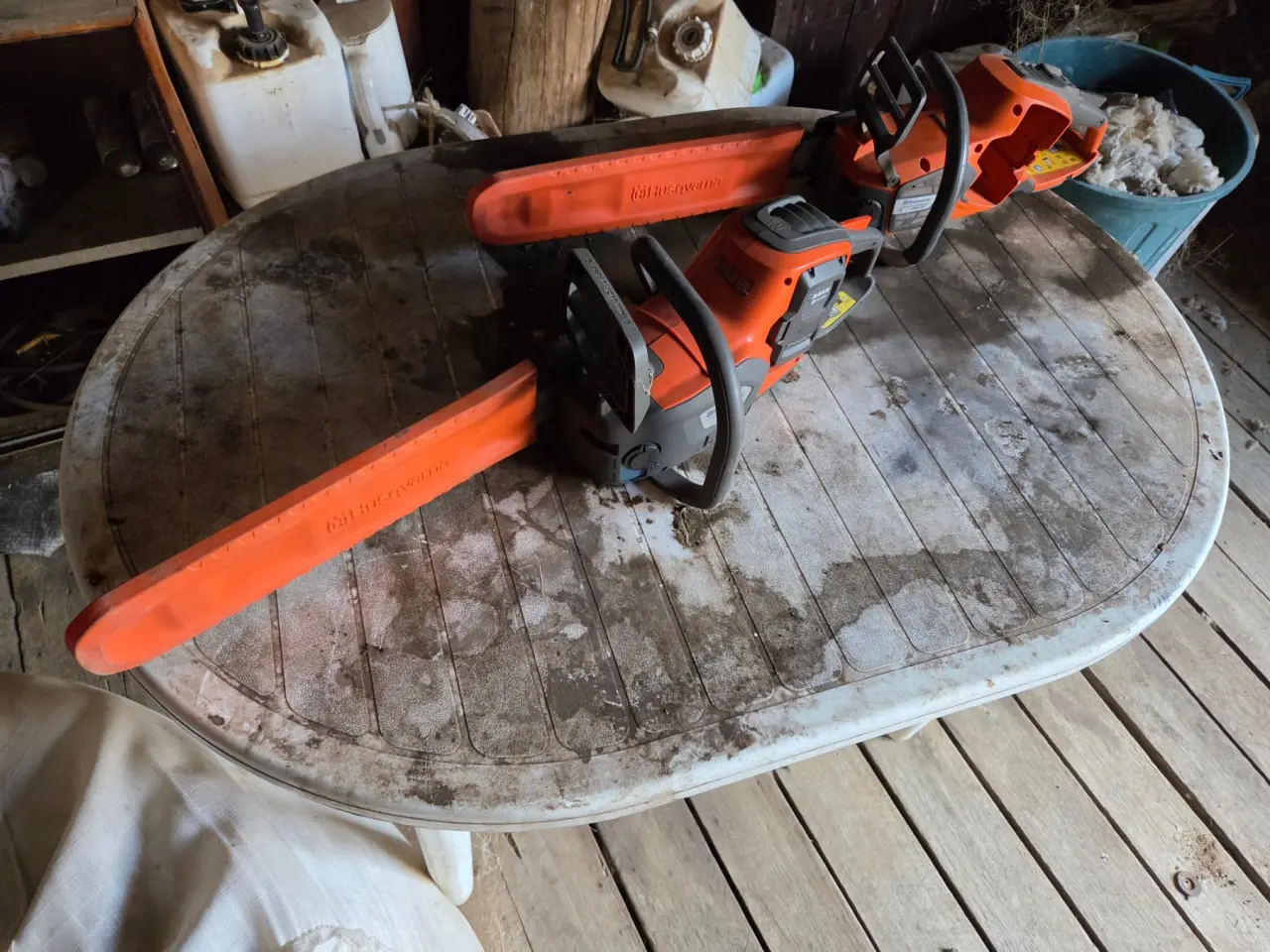 Used - 2x Husqvarna Electric Chainsaws - photo 2