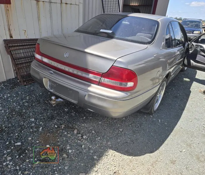 2000 WH Holden V6 Statesman - photo 3